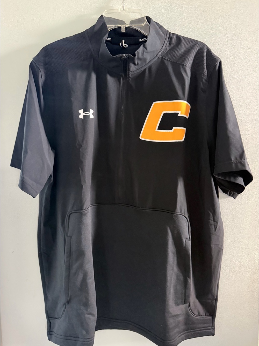 Under Armour Men's Black Short-Sleeve Quarter-Zip Pullover with Gold 'C' - Adult
